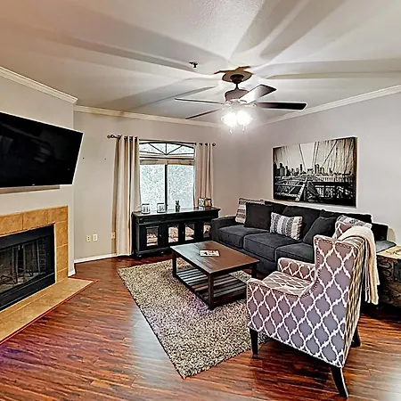 The Signature Unit & Breezy Desert Retreat